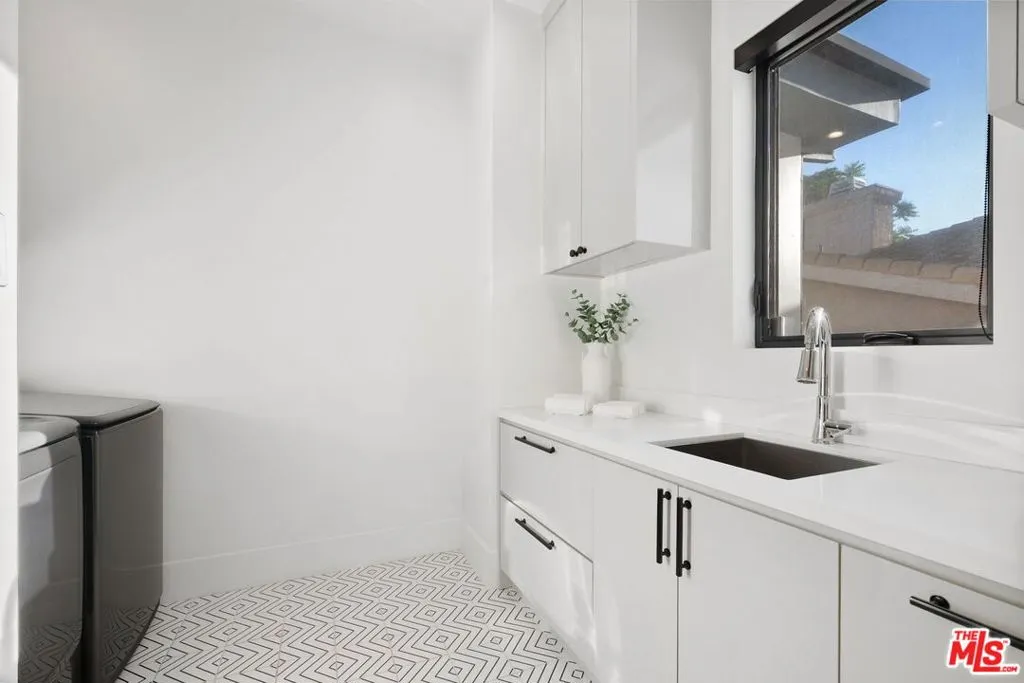 14812 Morrison Street, Sherman Oaks, California 91403 home-pic-37